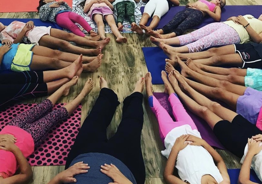 legs in a circle